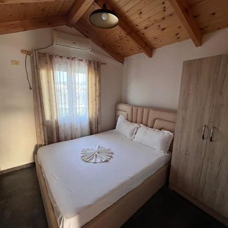Guest Rooms Arbri Vlorë Esterno foto