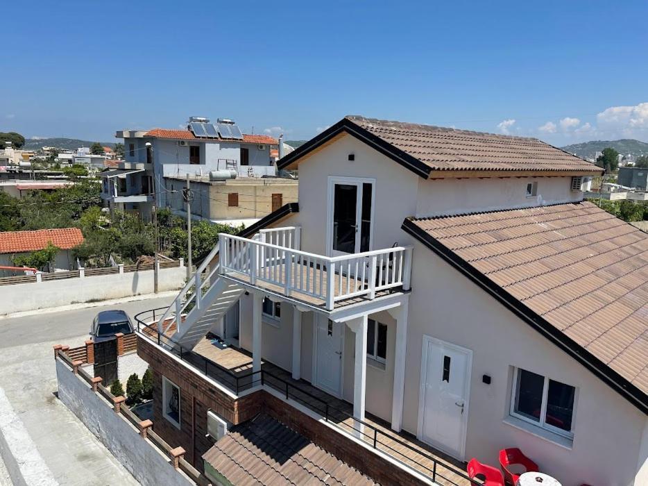 Guest Rooms Arbri Vlorë Esterno foto