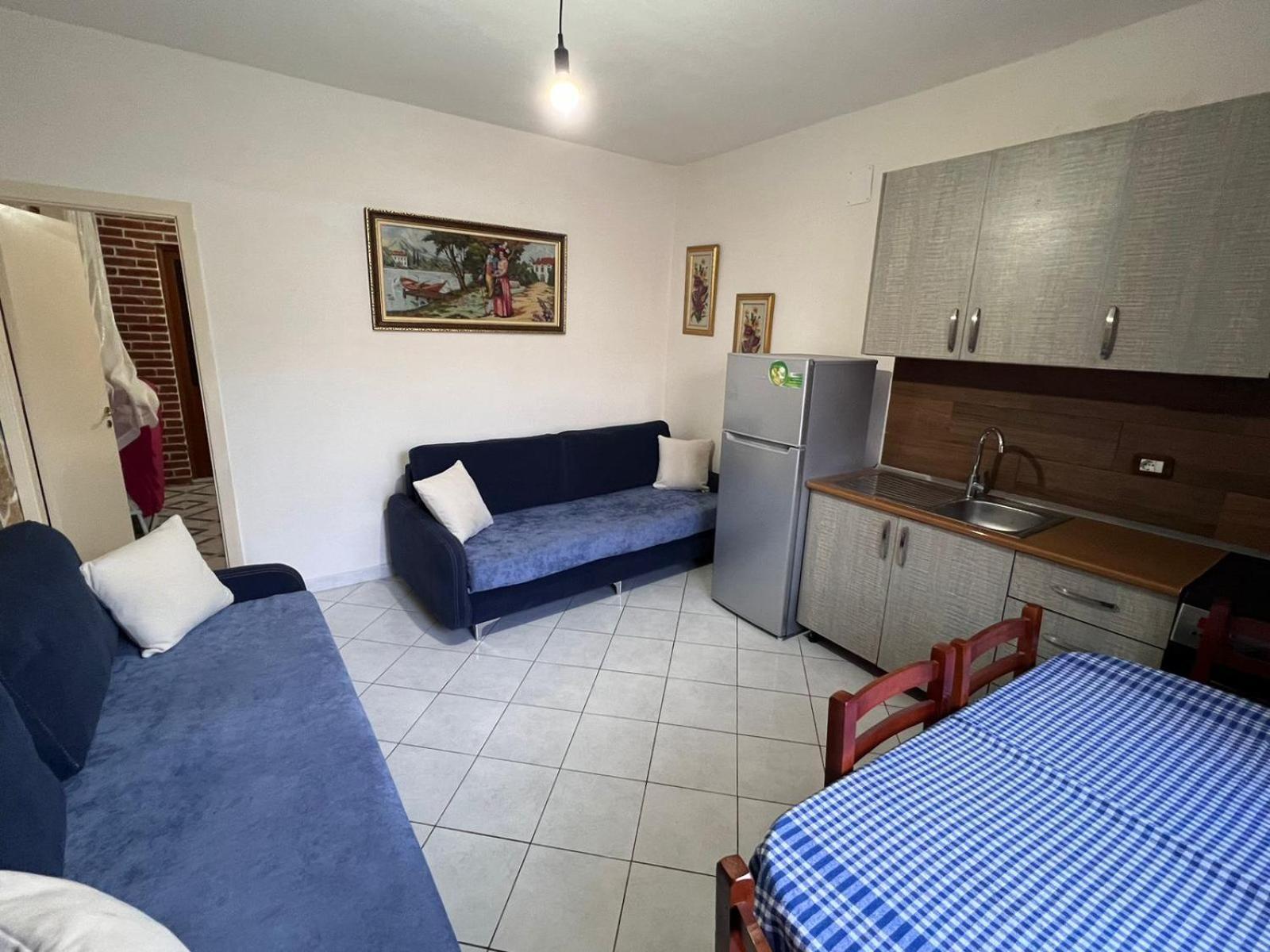 Guest Rooms Arbri Vlorë Esterno foto