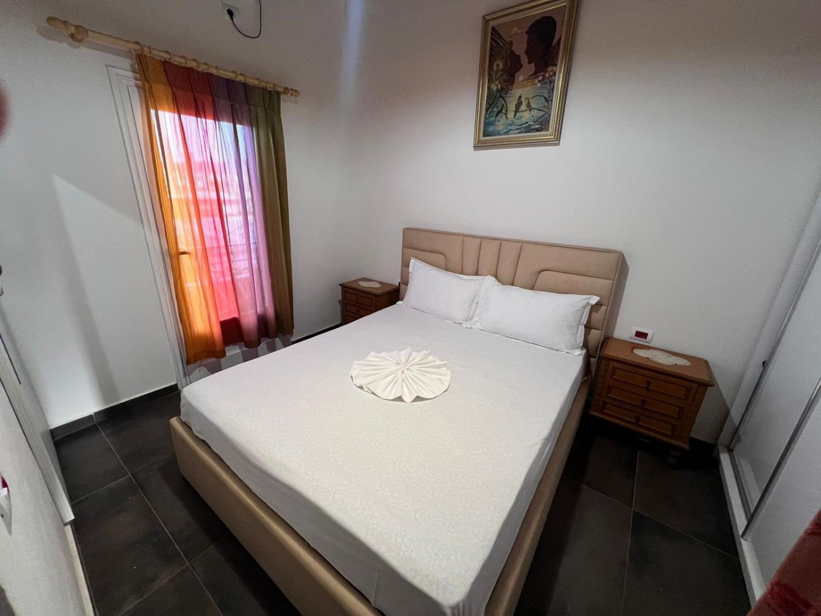 Guest Rooms Arbri Vlorë Esterno foto